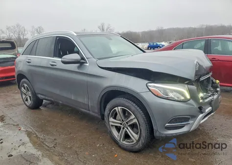 2018 Mercedes-Benz Glc 300 4Matic z USA, uszkodzony, nr VIN WDC0G4KB4JV071685